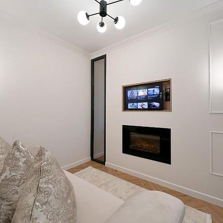 Renthouse Apartments Neoclassic Κισινάου Εξωτερικό φωτογραφία