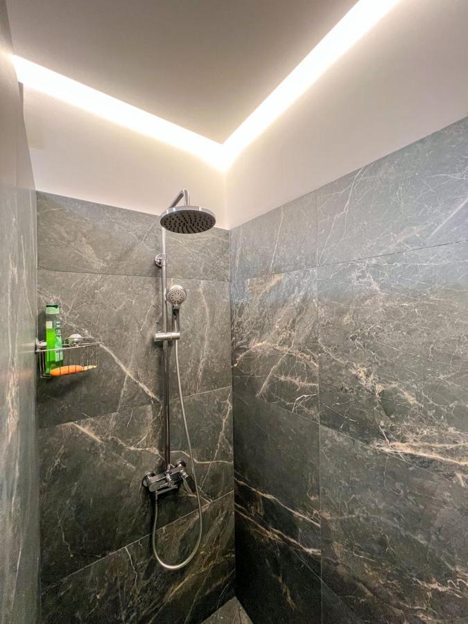 Renthouse Apartments Neoclassic Κισινάου Εξωτερικό φωτογραφία
